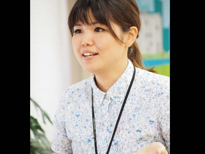 女性の笑顔写真